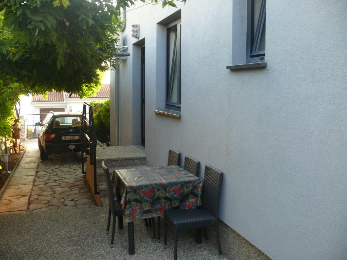 Apartment Branimir オミサリ エクステリア 写真
